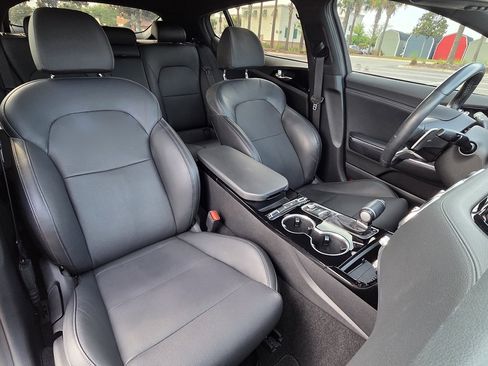 Used 2023 Kia Stinger GT-Line RWD image 11