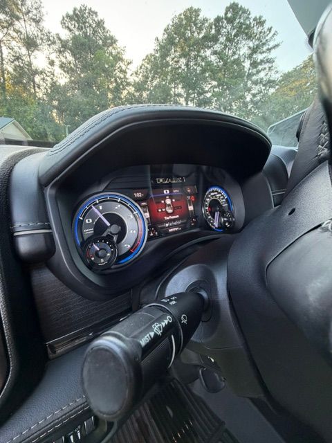 Used 2022 RAM 5500 4x4 Crew Cab image 19