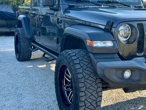 Used 2021 Jeep Gladiator Sport image 10