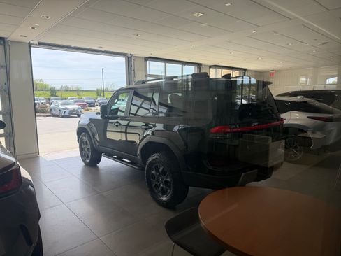 Used 2026 Lexus GX 550 AWD/4WD image 5