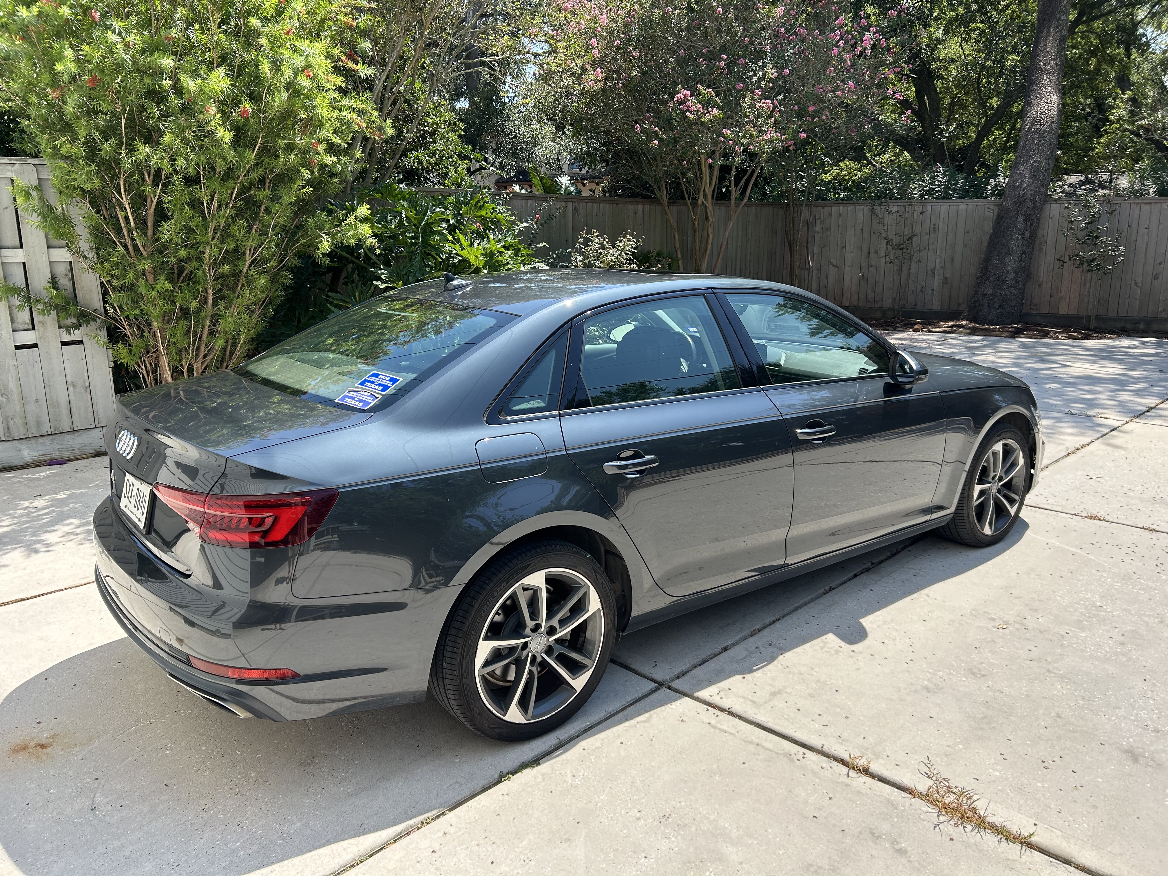 Used 2019 Audi A4 2.0T Premium FWD image 2