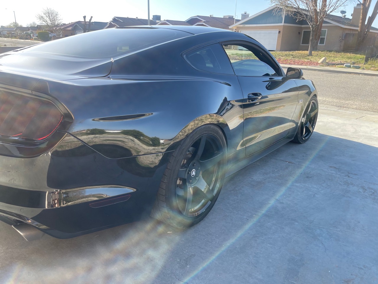Used 2017 Ford Mustang GT RWD image 6