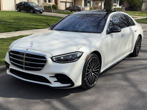 Used 2022 Mercedes-Benz S 580 4MATIC Sedan image 2