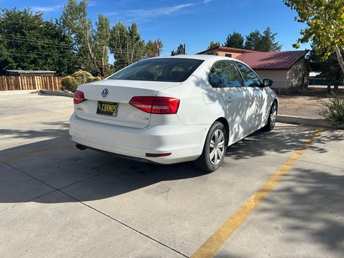 Used 2015 Volkswagen Jetta TDI S image 6