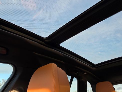 Used 2022 BMW X5 xDrive45e w/ M Sport Package image 12