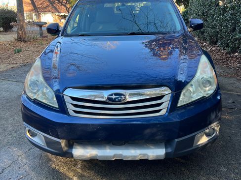 Used 2011 Subaru Outback 2.5i Limited w/ PWR Moonroof Pkg image 1