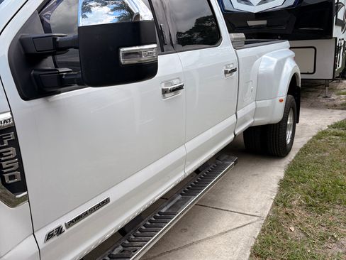 Used 2017 Ford F350 Lariat w/ Chrome Package AWD/4WD image 4