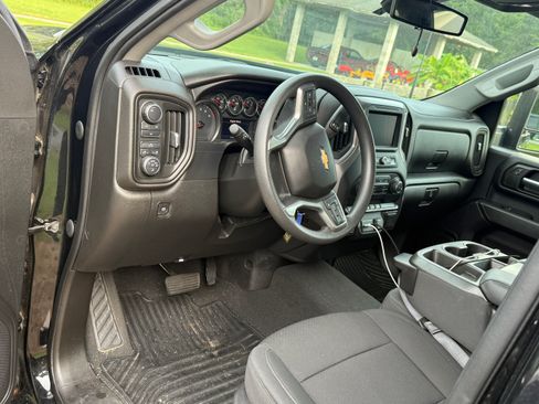 Used 2021 Chevrolet Silverado 2500 Custom w/ Custom Value Package AWD/4WD image 9