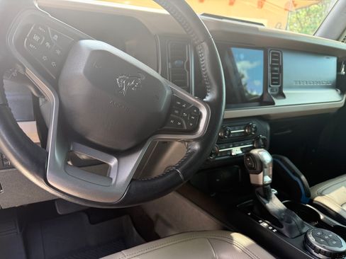 Used 2022 Ford Bronco Wildtrak image 6