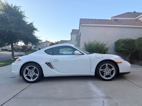 Used 2011 Porsche Cayman RWD image 26