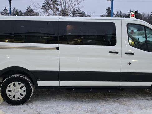 Used 2019 Ford Transit 350 XLT image 5