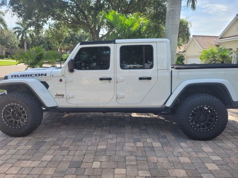 Used 2020 Jeep Gladiator Rubicon AWD/4WD image 8