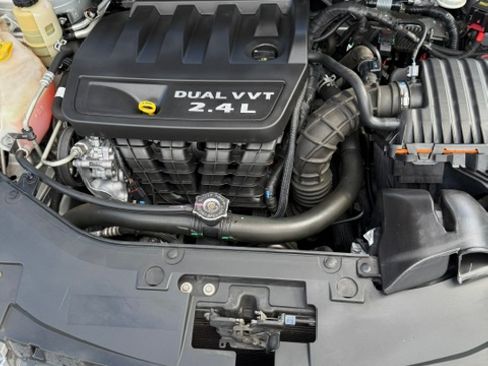 Used 2012 Chrysler 200 Touring FWD image 1