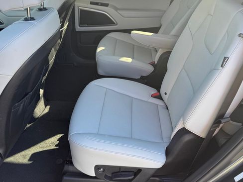 Used 2024 Kia Telluride S w/ S Sunroof Package image 6