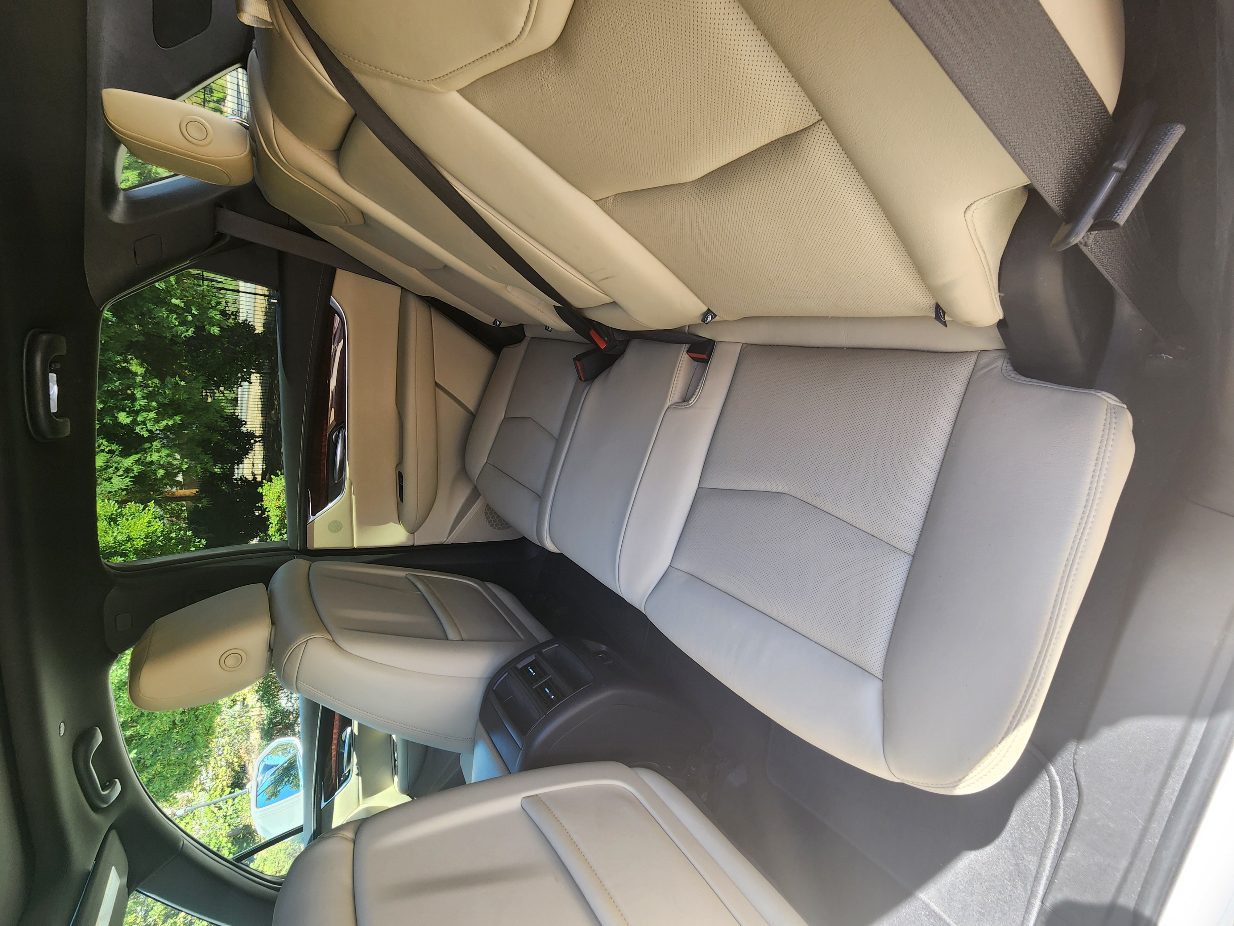 Used 2018 Cadillac XT5 Luxury w/ Driver Awareness Package FWD image 6