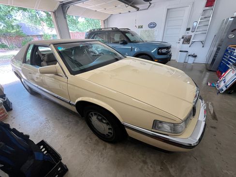 Used 1993 Cadillac Eldorado FWD image 4