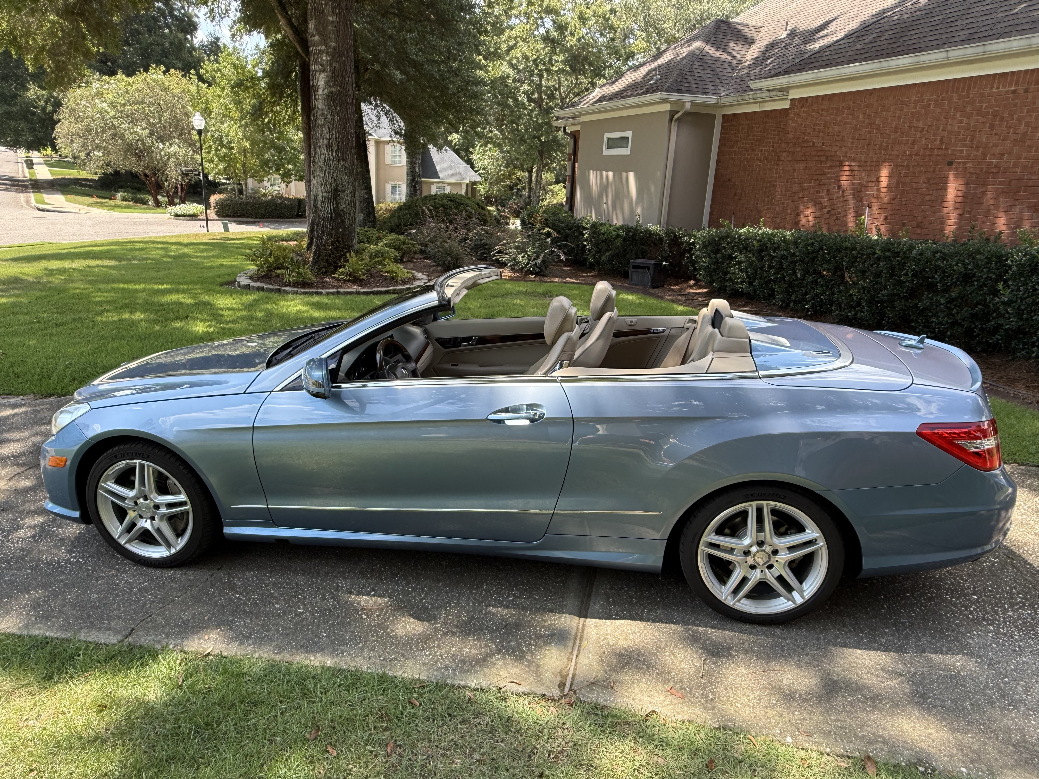 Used 2012 Mercedes-Benz E 550 Cabriolet image 8