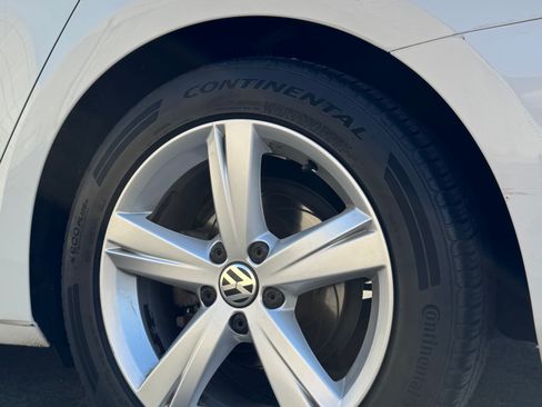 Used 2014 Volkswagen Passat 1.8T Wolfsburg Edition FWD image 14