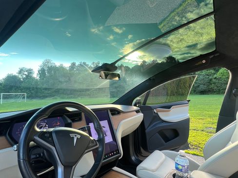 Used 2021 Tesla Model X Long Range AWD/4WD image 6