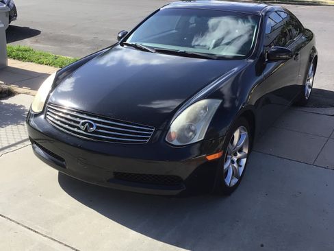 Used 2004 INFINITI G35 Coupe w/ Premium Pkg image 2
