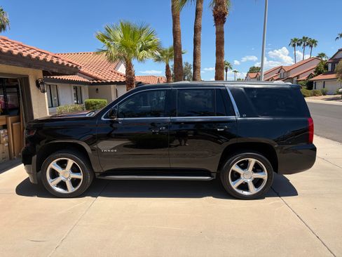 Used 2016 Chevrolet Tahoe LT w/ Luxury Package AWD/4WD image 4