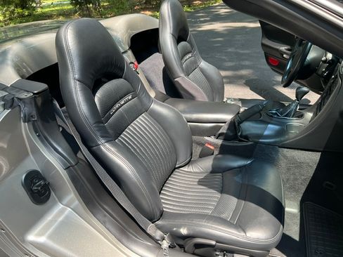 Used 2002 Chevrolet Corvette Convertible w/ Preferred Equipment Group2 RWD image 15