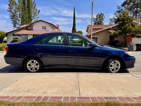 Used 2005 Toyota Camry LE FWD image 5