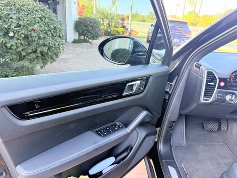 Used 2023 Porsche Cayenne Sport Utility 4D image 14