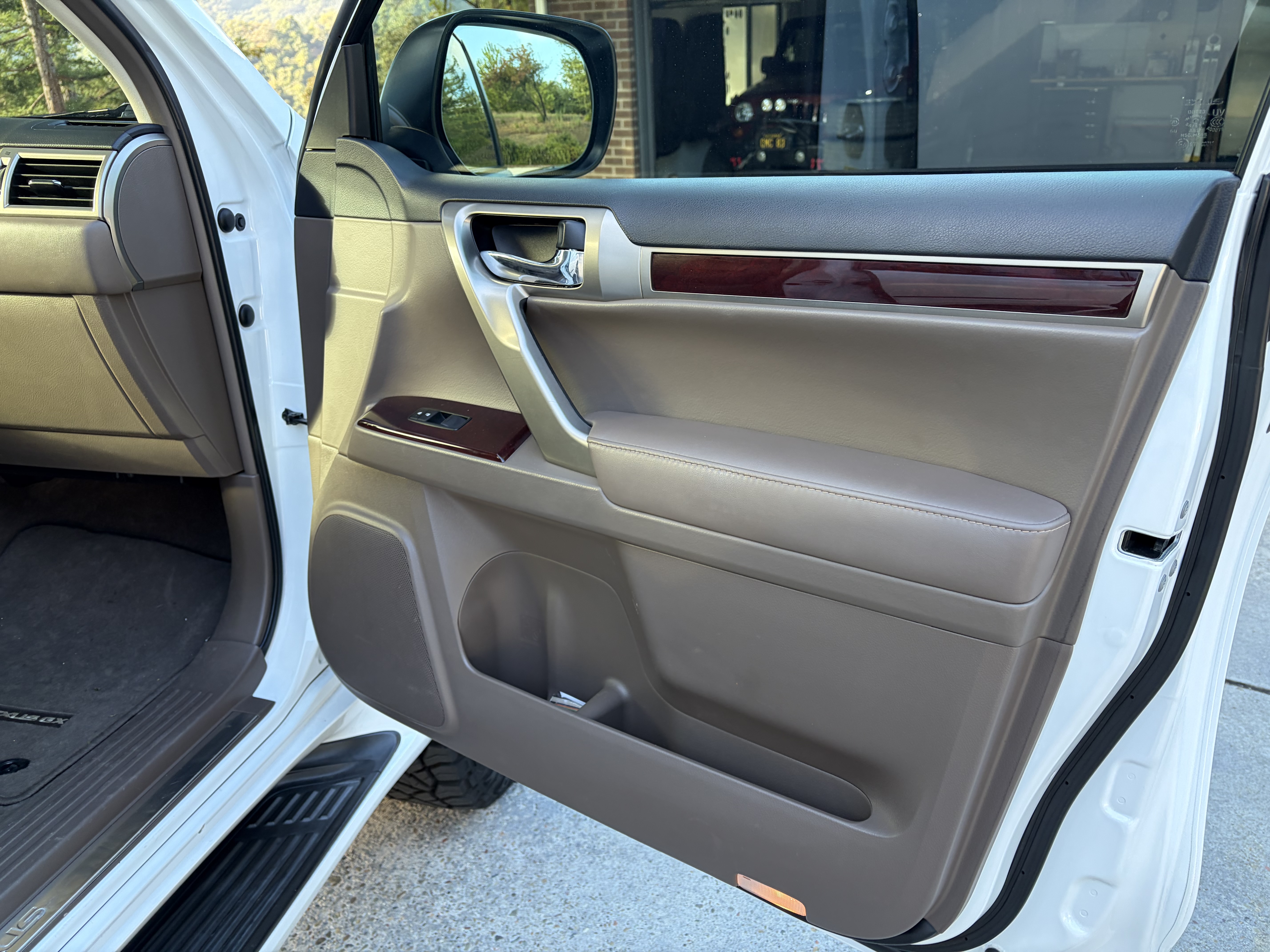 Used 2018 Lexus GX 460 Premium AWD/4WD image 14