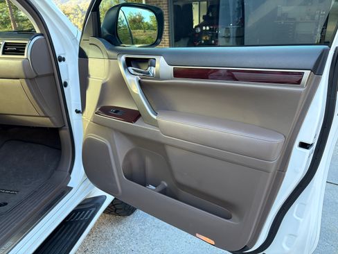 Used 2018 Lexus GX 460 Premium AWD/4WD image 14