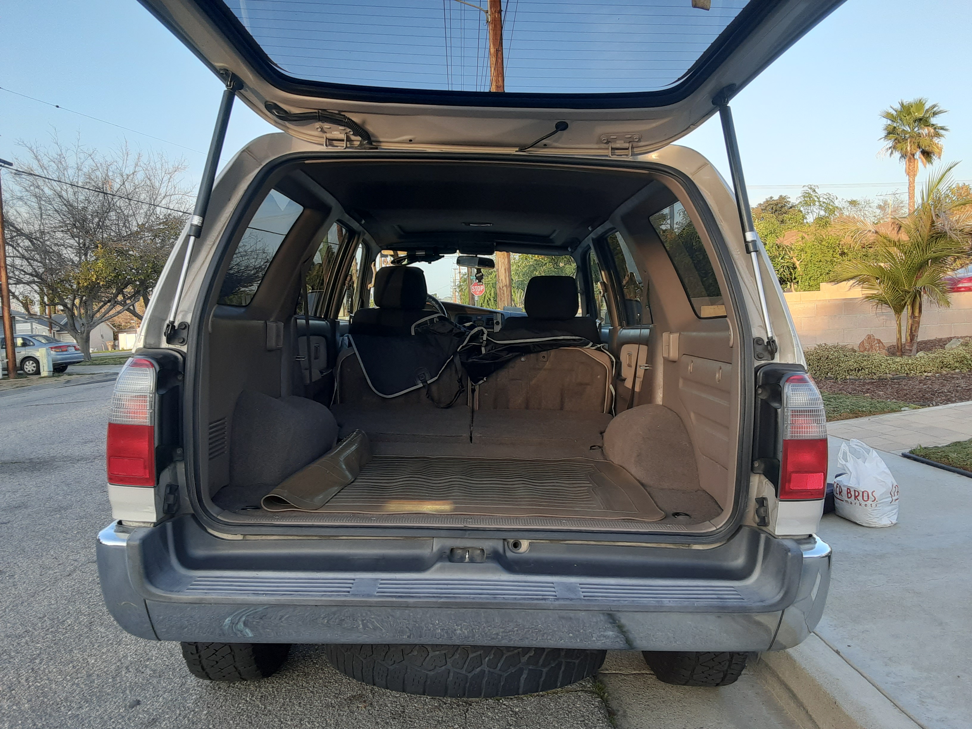 Used 2000 Toyota 4Runner SR5 RWD image 12