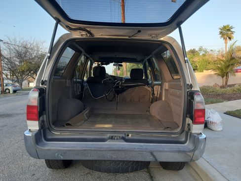 Used 2000 Toyota 4Runner SR5 image 12