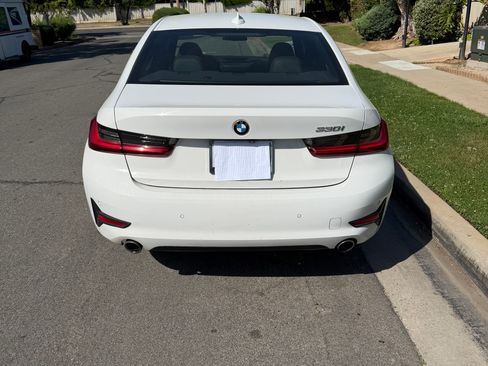 Used 2020 BMW 330i 330i Sedan 4D w/ Driving Assistance Package image 4