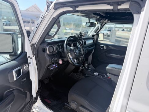 Used 2020 Jeep Gladiator Sport w/ Quick Order Package 24S AWD/4WD image 11