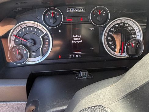 Used 2016 RAM 2500 SLT w/ Luxury Group image 8