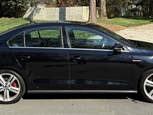 Used 2016 Volkswagen Jetta GLI SEL image 10