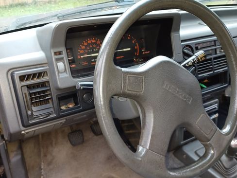 Used 1992 MAZDA B-Series Pickup 4x4 Regular Cab B2600i image 12