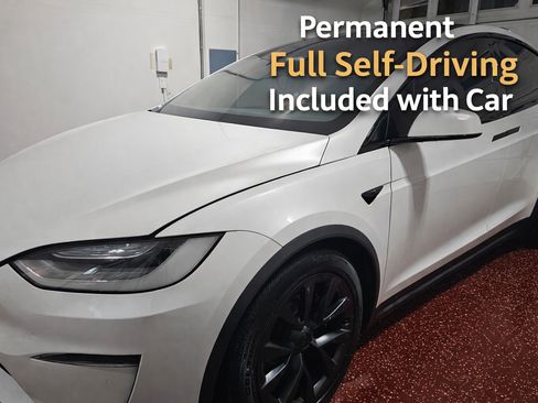 Used 2022 Tesla Model X Plaid image 1