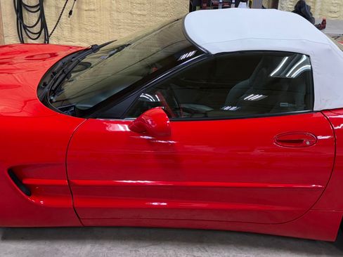 Used 1998 Chevrolet Corvette Convertible w/ Memory Pkg image 10