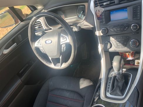 Used 2016 Ford Fusion SE w/ Equipment Group 201A image 4