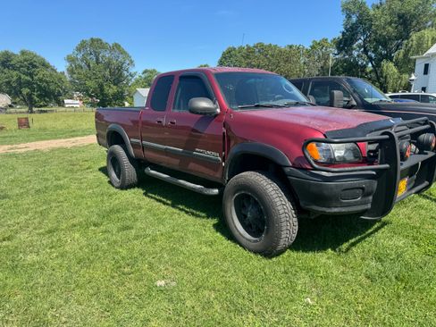 Used 2000 Toyota Tundra SR5 AWD/4WD image 1