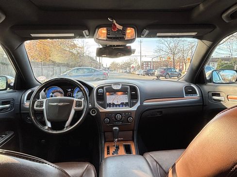 Used 2013 Chrysler 300 C w/ Beats Audio Group image 20