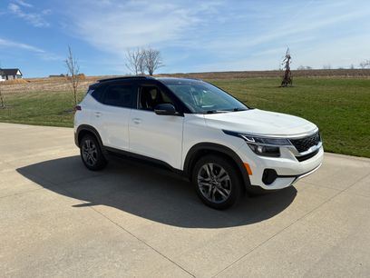 Used 2023 Kia Seltos S w/ Navigation Package