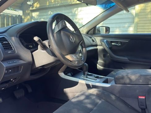 Used 2015 Nissan Altima 2.5 S w/ Power Driver Seat Package FWD image 9