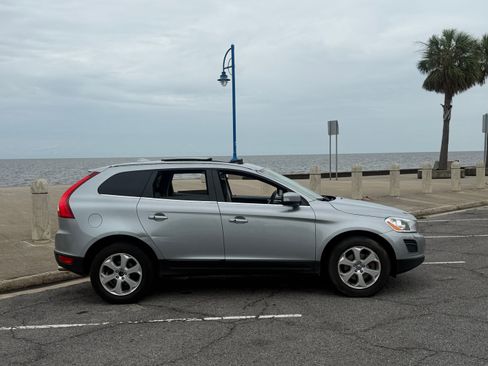 Used 2013 Volvo XC60 3.2 FWD image 2