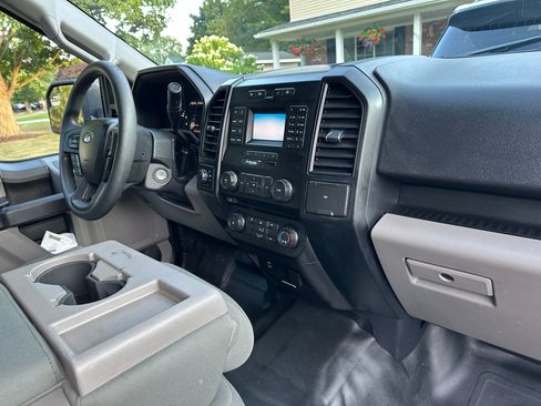 Used 2016 Ford F150 XL w/ Equipment Group 101A Mid AWD/4WD image 9