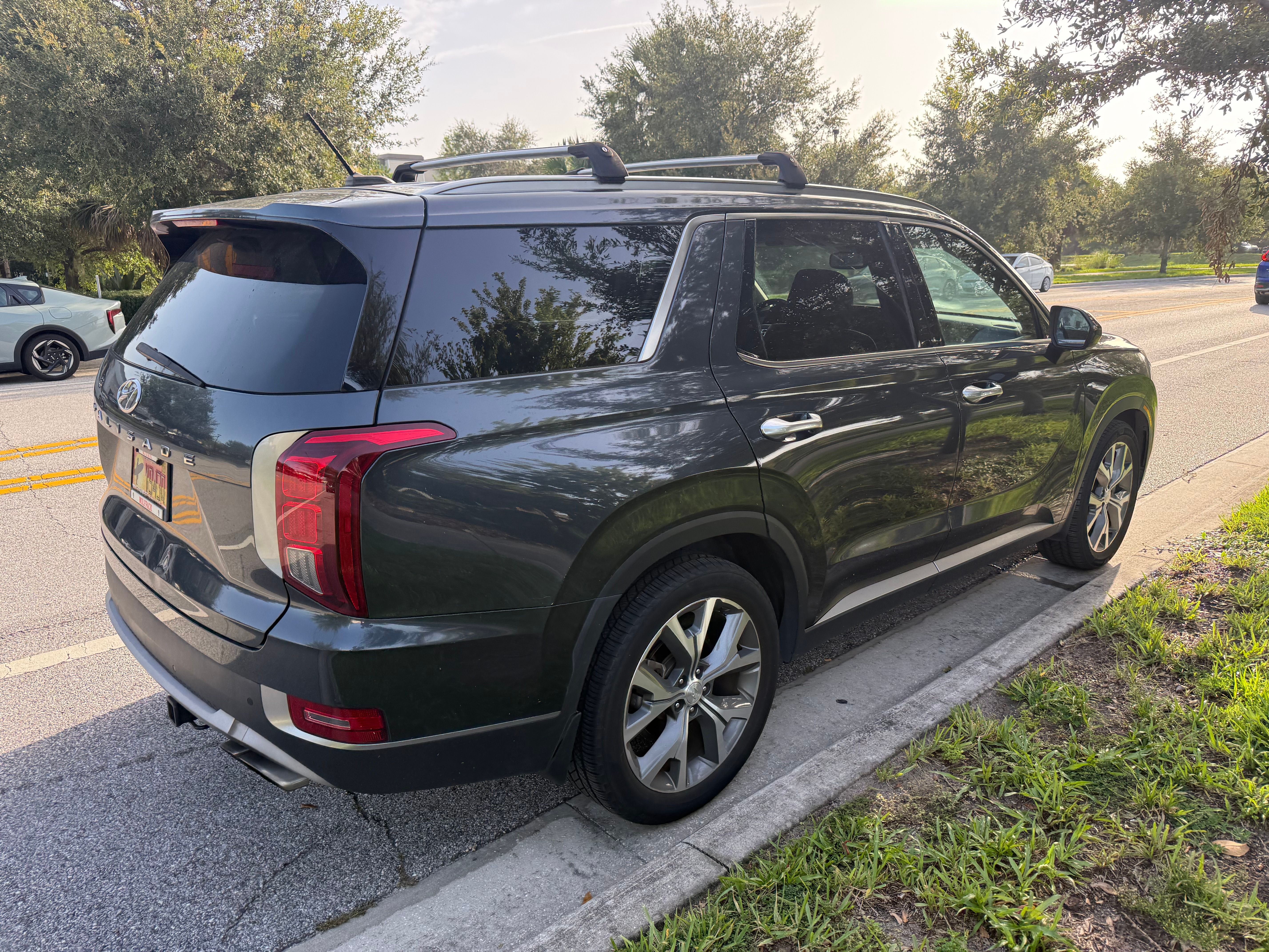 Used 2020 Hyundai Palisade SEL w/ Premium Package FWD image 6