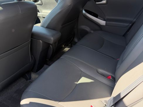 Used 2010 Toyota Prius Five image 7