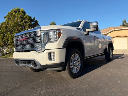 Used 2022 GMC Sierra 3500 Denali image 13