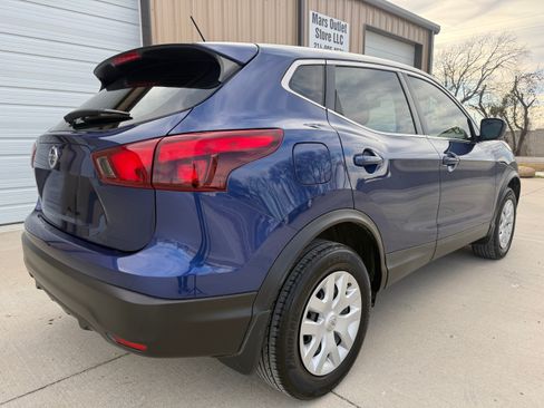 Used 2019 Nissan Rogue Sport S image 4